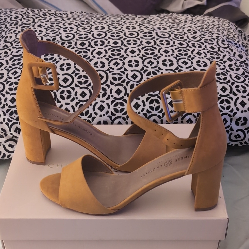 Chinese Laundry Tan Block Heel Sandals